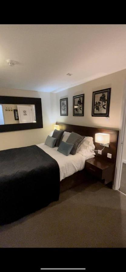 The High Flyer Hotel Ely Bagian luar foto